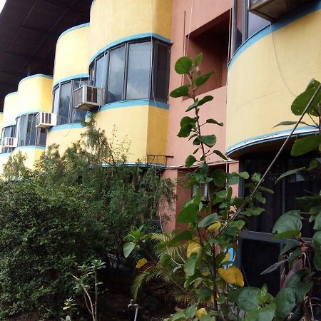 Hotel Sai Samrat Inn Panvel Bagian luar foto