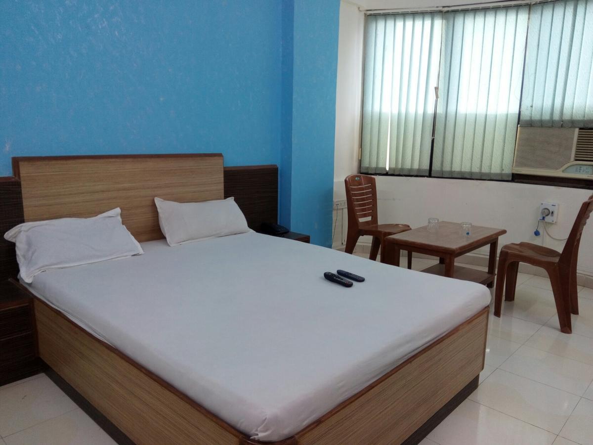 Hotel Sai Samrat Inn Panvel Bagian luar foto