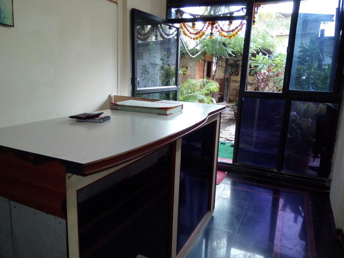 Hotel Sai Samrat Inn Panvel Bagian luar foto