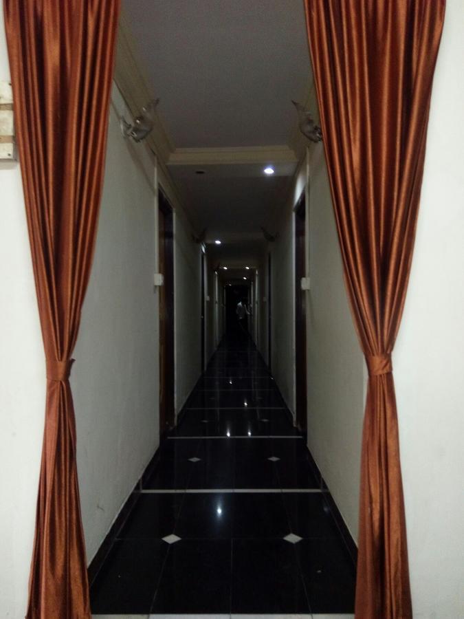 Hotel Sai Samrat Inn Panvel Bagian luar foto