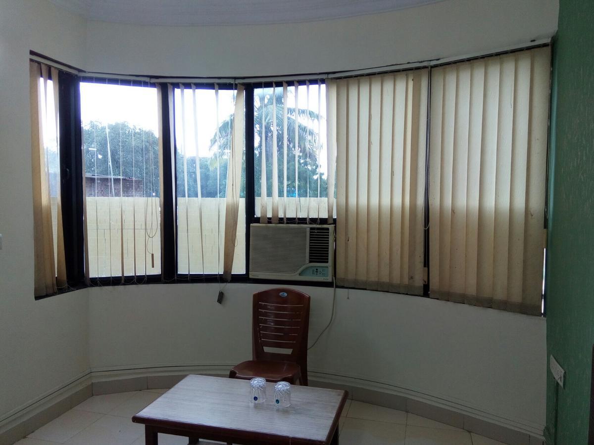 Hotel Sai Samrat Inn Panvel Bagian luar foto