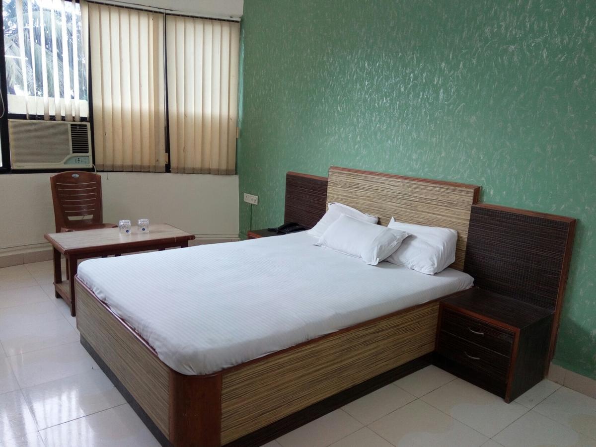 Hotel Sai Samrat Inn Panvel Bagian luar foto
