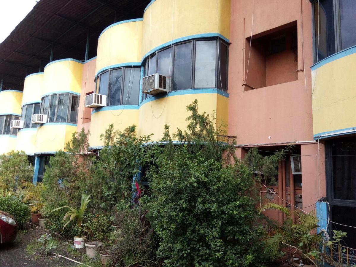 Hotel Sai Samrat Inn Panvel Bagian luar foto