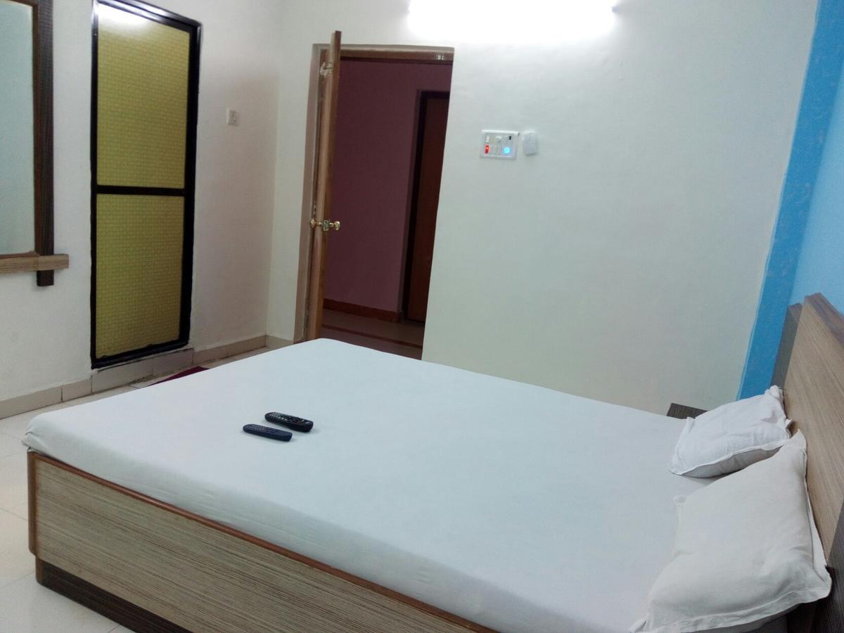 Hotel Sai Samrat Inn Panvel Bagian luar foto