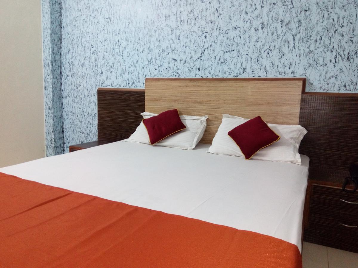 Hotel Sai Samrat Inn Panvel Bagian luar foto