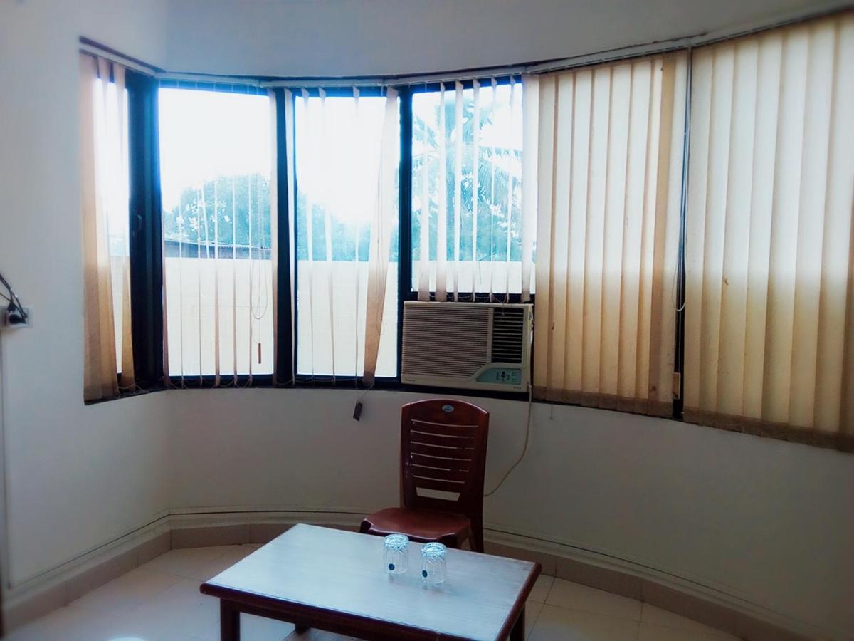 Hotel Sai Samrat Inn Panvel Bagian luar foto